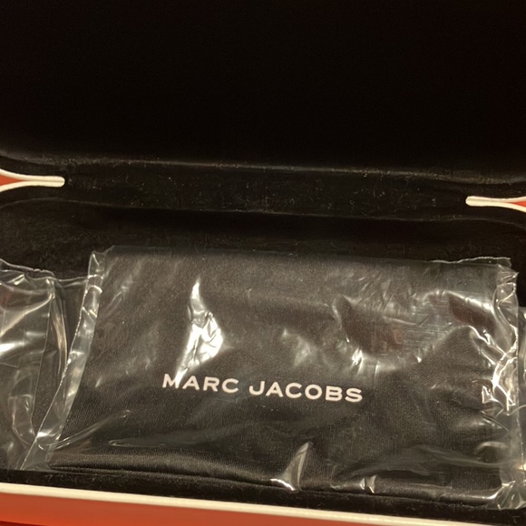 marc jacobs cat eye sunglasses!🩷❤️ - Picture 5 of 15